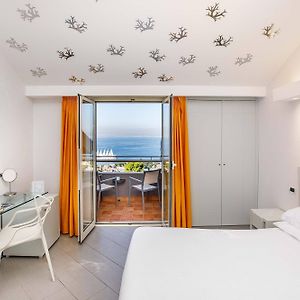 Premium King Room